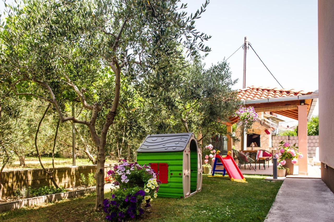 Kaštela Apartman Sunny Vacay מראה חיצוני תמונה