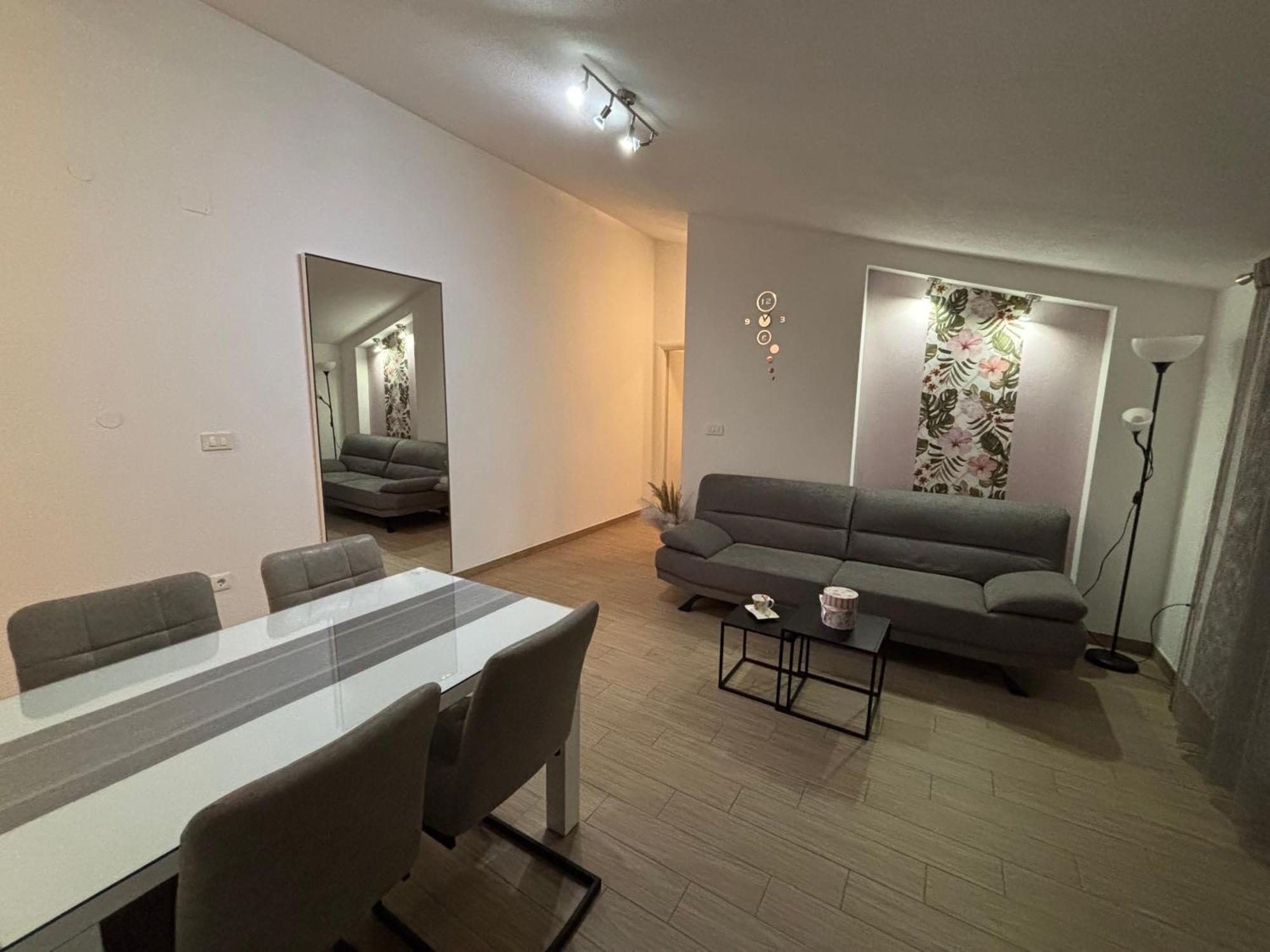 Kaštela Apartman Sunny Vacay מראה חיצוני תמונה