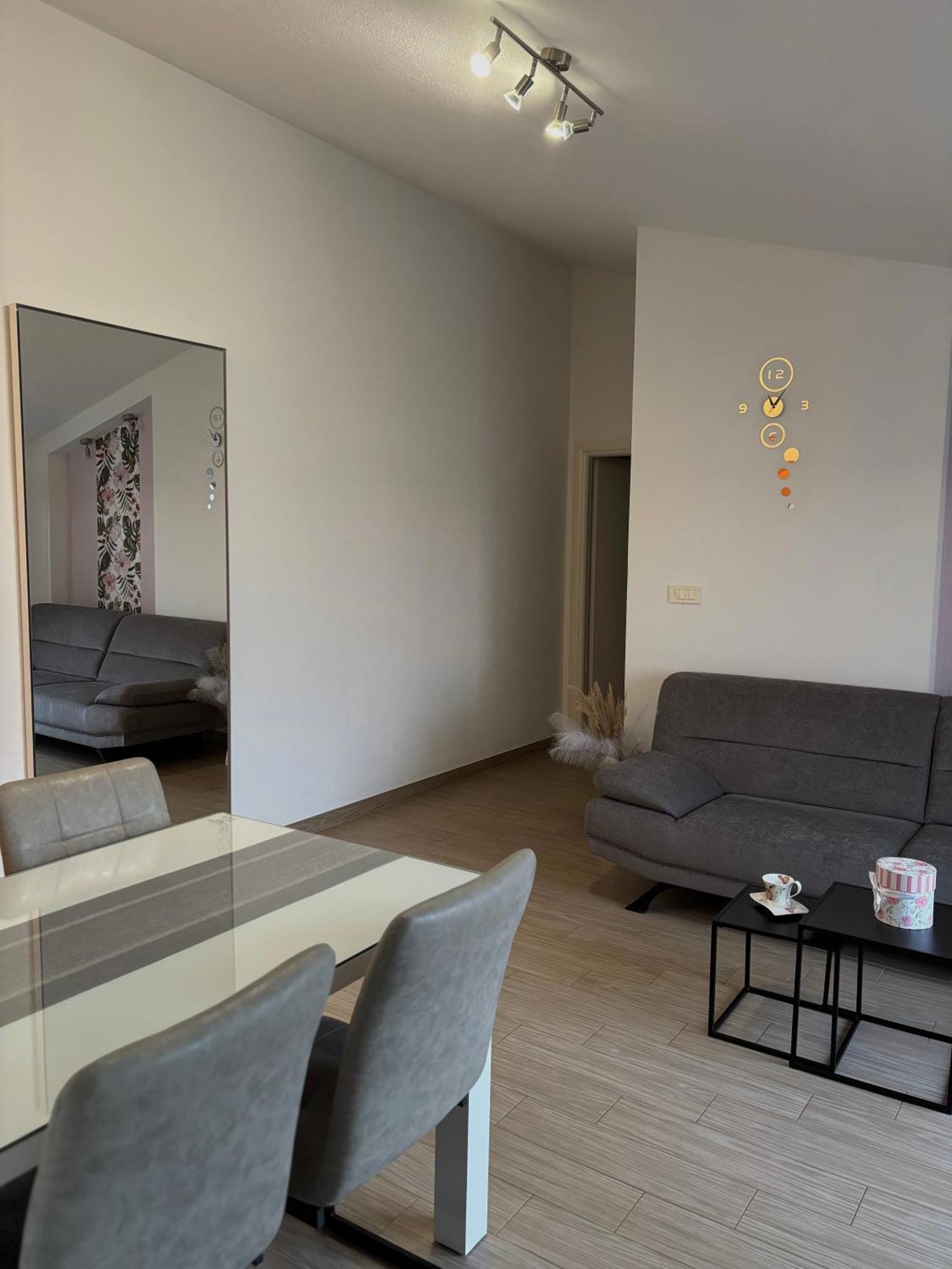 Kaštela Apartman Sunny Vacay מראה חיצוני תמונה